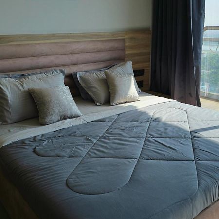 The Luxe Living Otel Noida Dış mekan fotoğraf