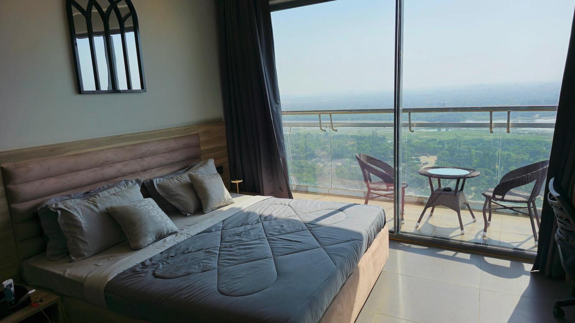 The Luxe Living Otel Noida Dış mekan fotoğraf