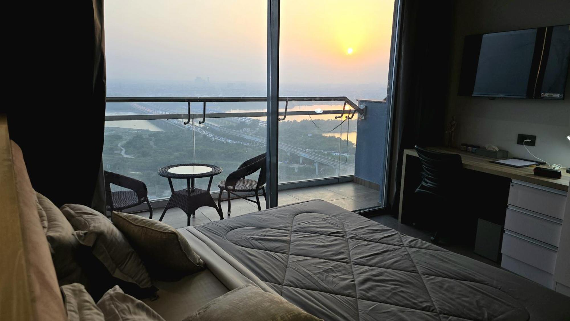 The Luxe Living Otel Noida Dış mekan fotoğraf